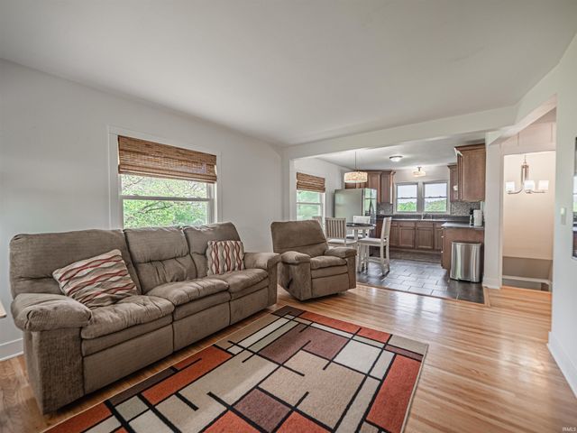 5206 Bridgeview Drive, Evansville, IN 47712