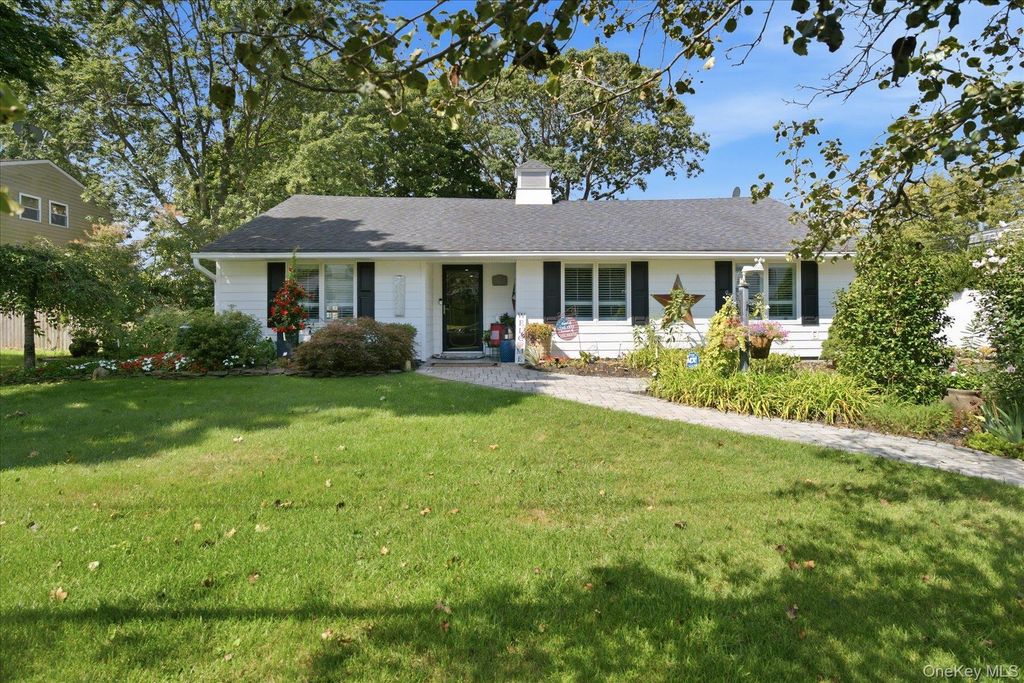 4 Fairlane Drive, Selden, NY 11784 — exterior