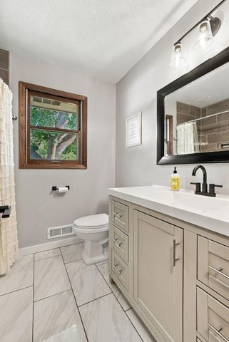 16641 Whitewood Avenue, Prior Lake, MN 55372
