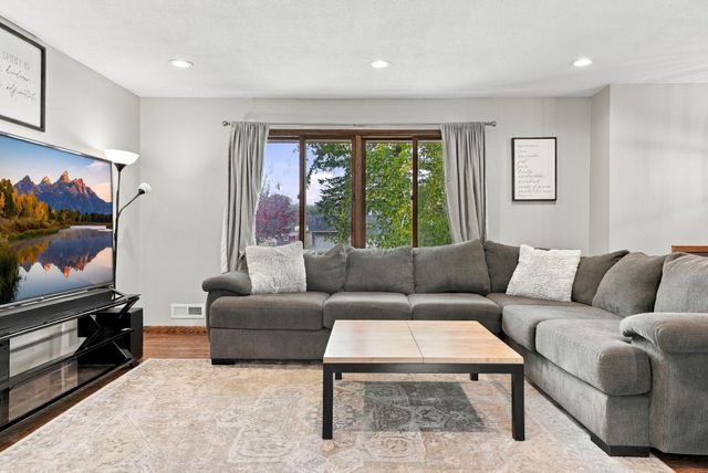 16641 Whitewood Avenue, Prior Lake, MN 55372