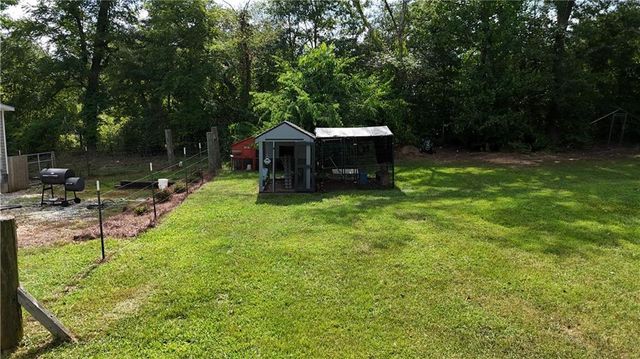 1402 Highway 101 S, Temple, GA 30179