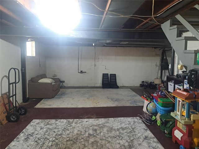 147 Taylor Run Rd, Carroll Twp, PA 15063
