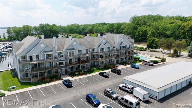 37510 Jefferson 0203, Harrison Twp, MI 48045