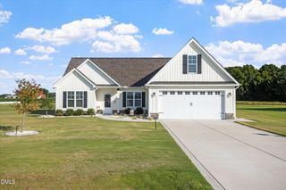 17 Tanseyleaf Drive, Smithfield, NC 27577
