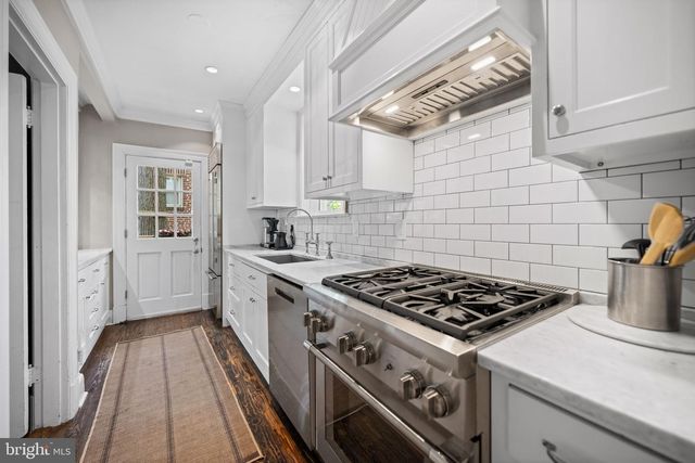 3701 JOCELYN ST NW, Washington, DC 20015