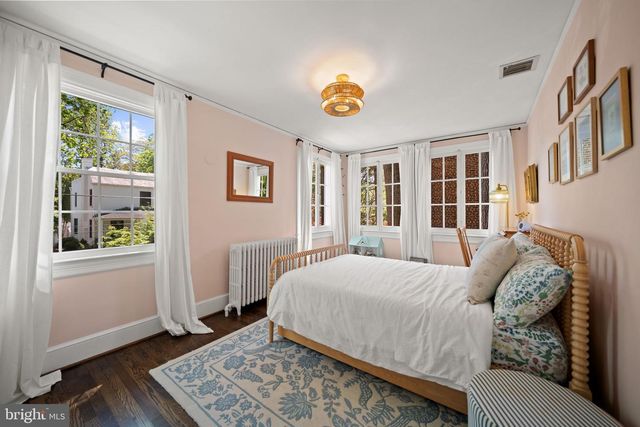 3701 JOCELYN ST NW, Washington, DC 20015
