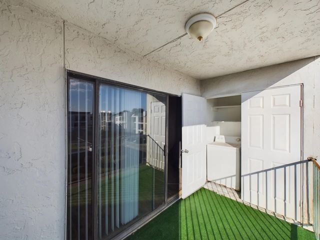 2824 S Bartell Drive 32, Houston, TX 77054