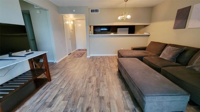 2824 S Bartell Drive 32, Houston, TX 77054