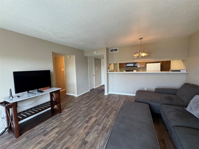 2824 S Bartell Drive 32, Houston, TX 77054