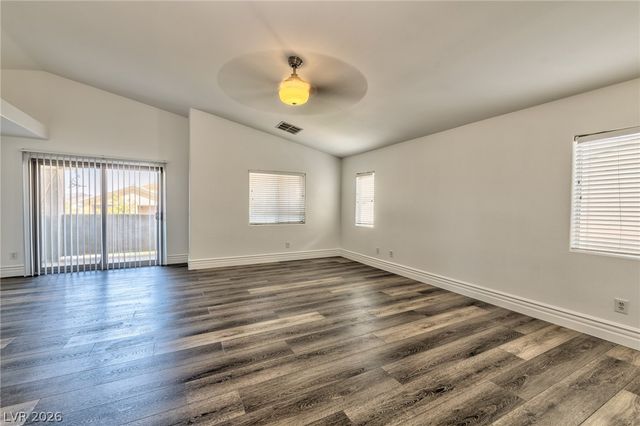 398 Blue Tee Court, Las Vegas, NV 89148