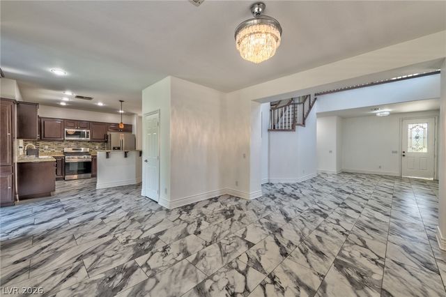 398 Blue Tee Court, Las Vegas, NV 89148