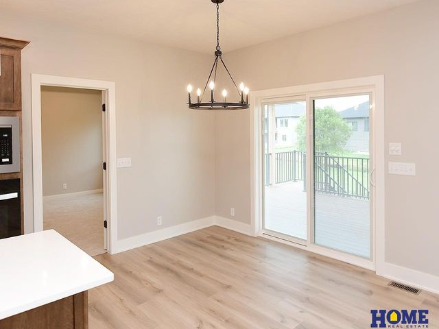 10930 Grantham Drive, Lincoln, NE 68527