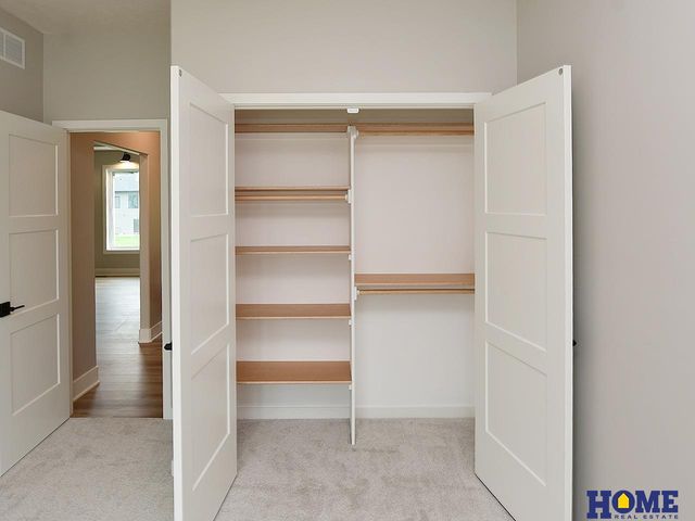 10930 Grantham Drive, Lincoln, NE 68527
