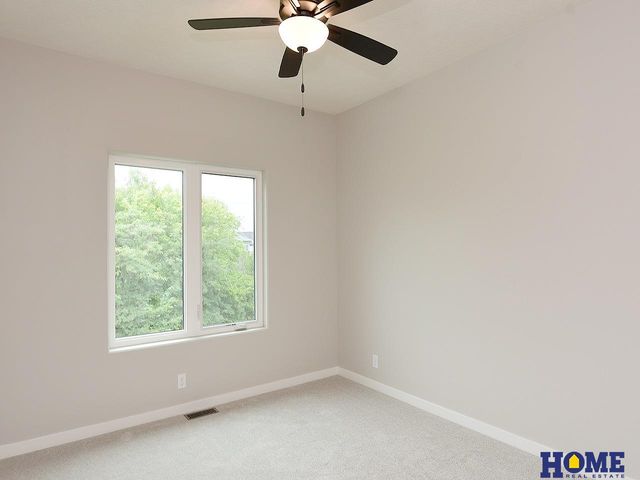 10930 Grantham Drive, Lincoln, NE 68527