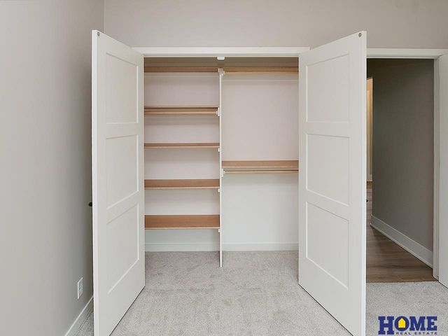 10930 Grantham Drive, Lincoln, NE 68527