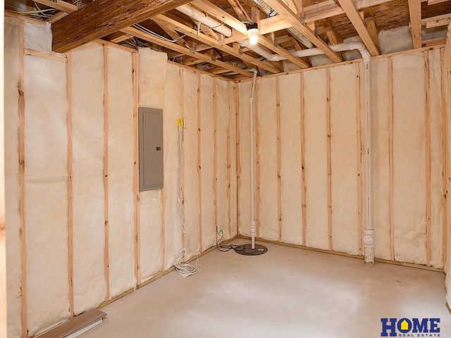 10930 Grantham Drive, Lincoln, NE 68527