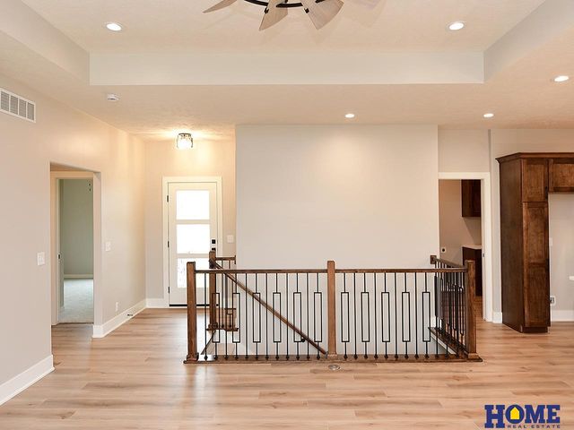 10930 Grantham Drive, Lincoln, NE 68527