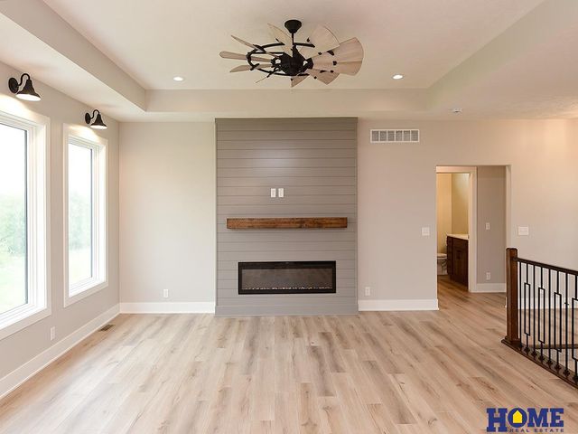 10930 Grantham Drive, Lincoln, NE 68527