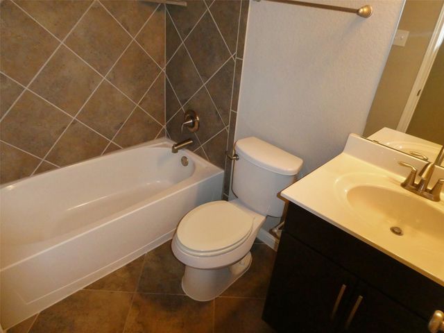 21905 ROCK WREN RD, Spicewood, TX 78669