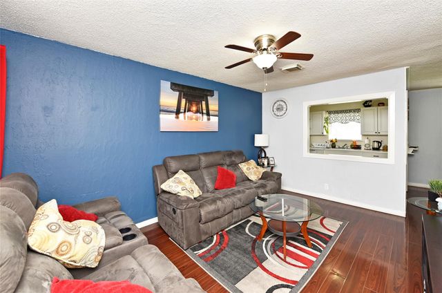 543 Dalewood Drive, Houston, TX 77060