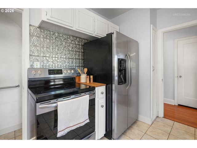 2948 Ne 24TH Ave, Portland, OR 97212