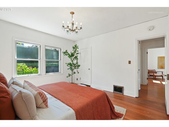 2948 Ne 24TH Ave, Portland, OR 97212