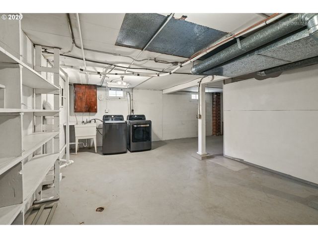 2948 Ne 24TH Ave, Portland, OR 97212