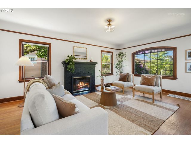2948 Ne 24TH Ave, Portland, OR 97212