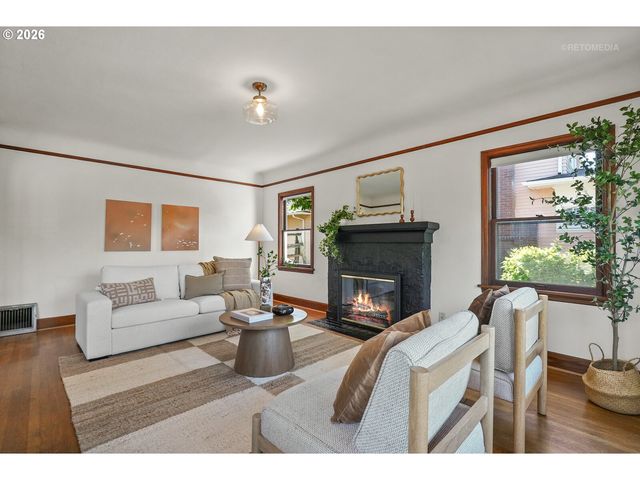 2948 Ne 24TH Ave, Portland, OR 97212