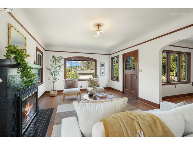 2948 Ne 24TH Ave, Portland, OR 97212