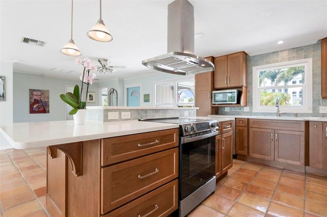 503 65TH STREET, Holmes Beach, FL 34217