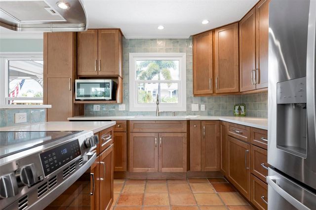 503 65TH STREET, Holmes Beach, FL 34217