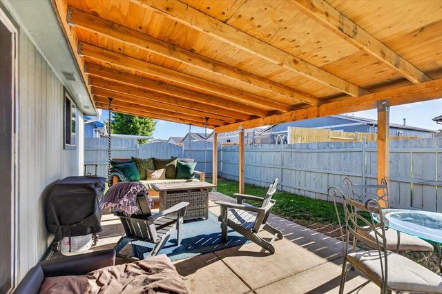 8008 Thunderhead Avenue, White City, OR 97503