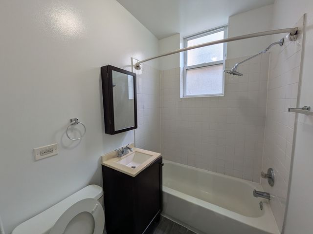 1627 N Humboldt Boulevard 1E, Chicago, IL 60647