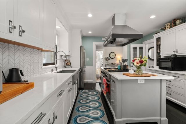 40 Kimlo Rd, Wellesley, MA 02481