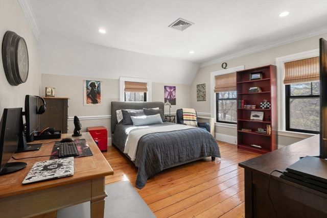 40 Kimlo Rd, Wellesley, MA 02481