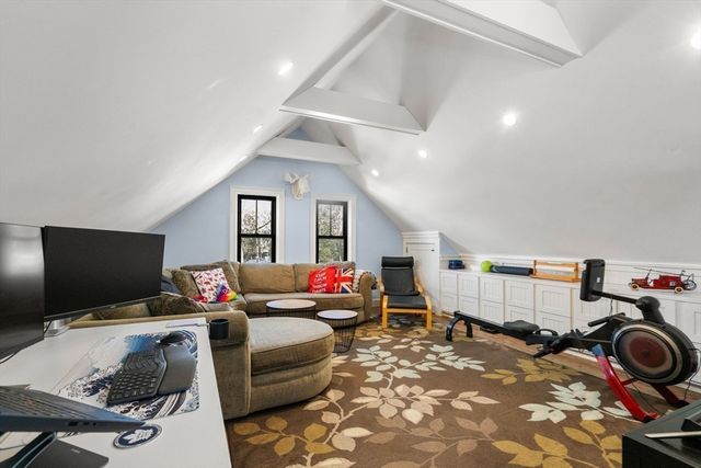 40 Kimlo Rd, Wellesley, MA 02481