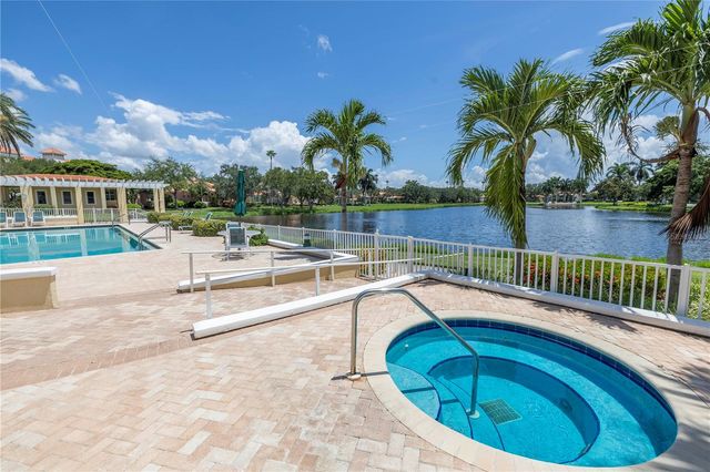 4737 DOLPHIN CAY LANE S 401, St Petersburg, FL 33711