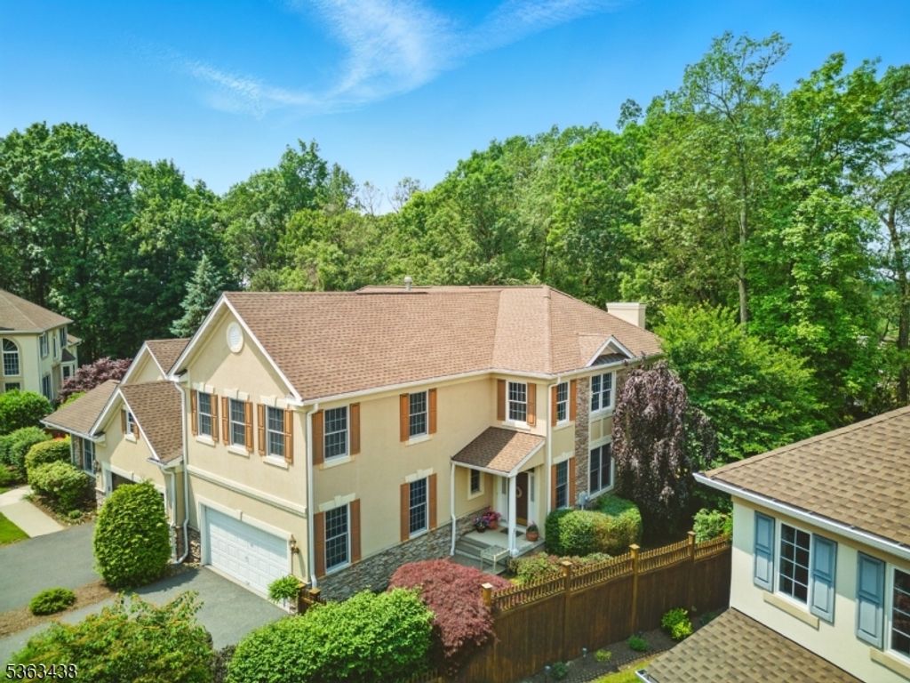 22 Young Ct, Chester Twp., NJ 07930