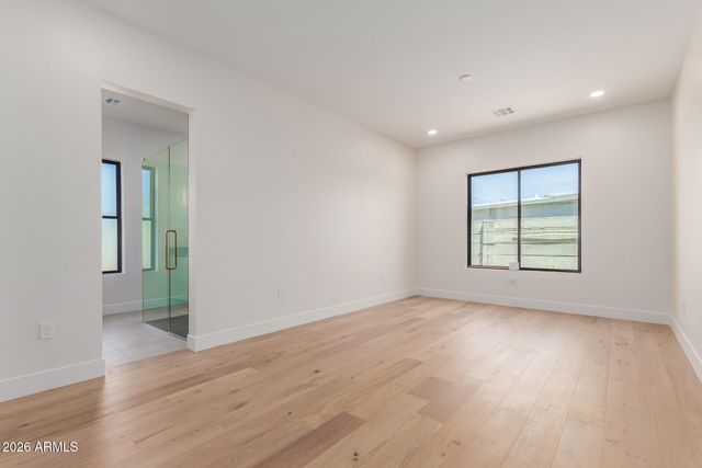 3014 E AVALON Drive, Phoenix, AZ 85016