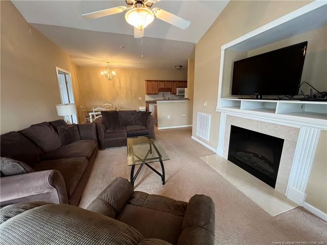 621 Marshtree Lane 305, Fayetteville, NC 28314