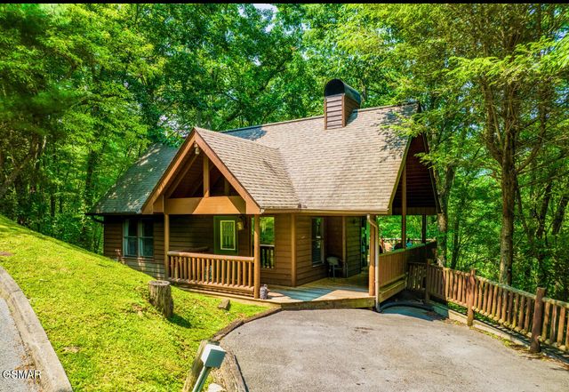 4328 Parkside Village Drive, Sevierville, TN 37862