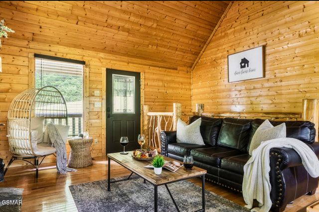 4328 Parkside Village Drive, Sevierville, TN 37862