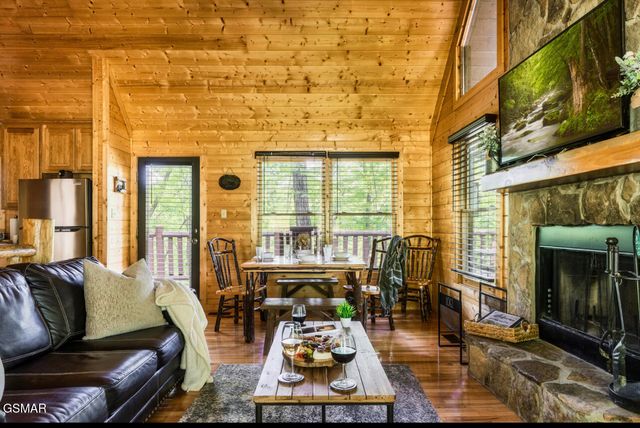 4328 Parkside Village Drive, Sevierville, TN 37862