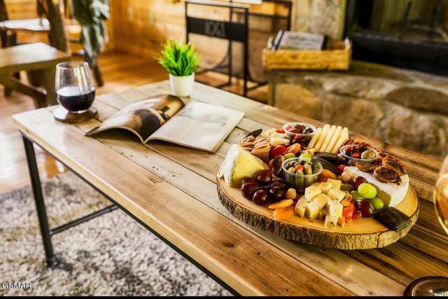 4328 Parkside Village Drive, Sevierville, TN 37862