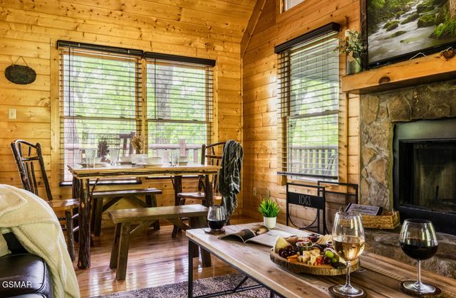 4328 Parkside Village Drive, Sevierville, TN 37862