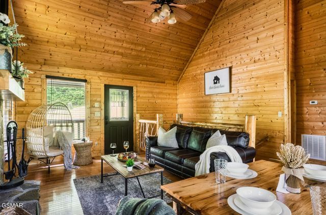 4328 Parkside Village Drive, Sevierville, TN 37862