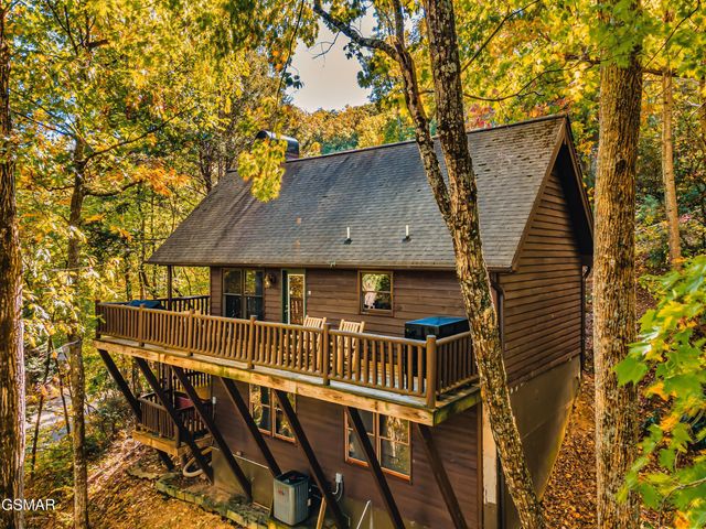 4328 Parkside Village Drive, Sevierville, TN 37862