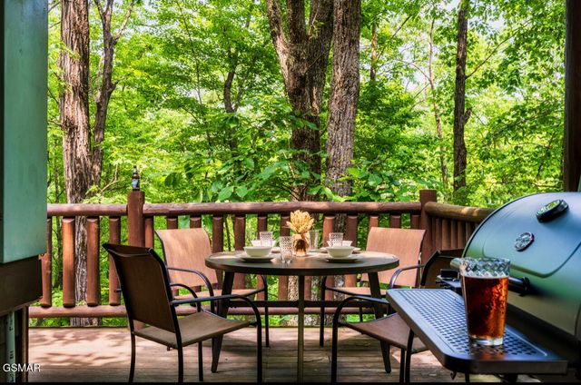 4328 Parkside Village Drive, Sevierville, TN 37862