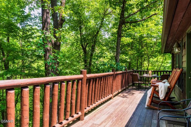 4328 Parkside Village Drive, Sevierville, TN 37862